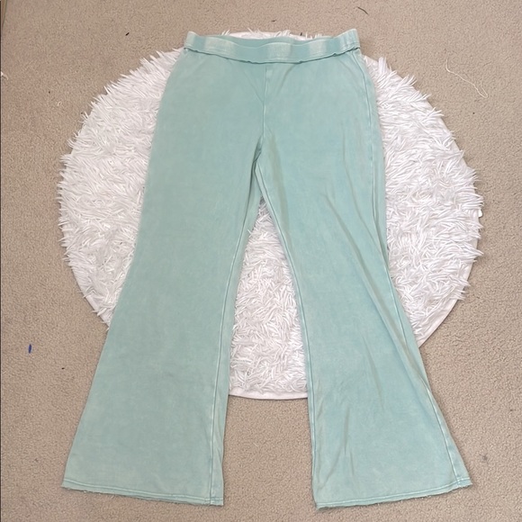 Art Class Green Casual Flared Bottoms - Picture 1 of 5